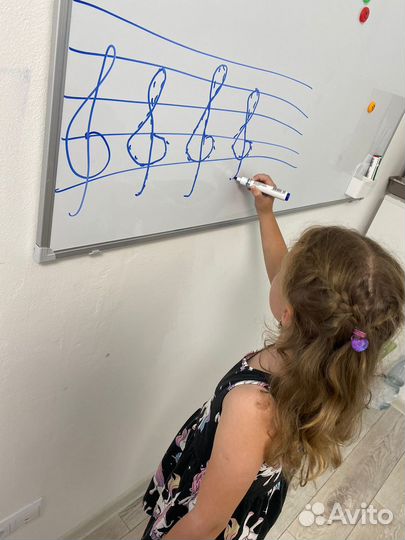 Преподаватель игры на фортепиано,вокал, сольфеджио