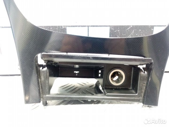 Б/У Накладка центральной консоли салона#001