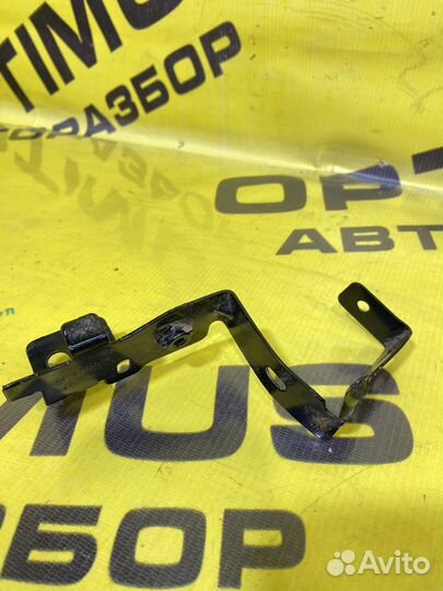 Кронштейн патрубка Renault Sandero 2