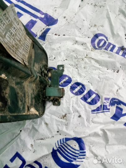 Лючок бензобака Volkswagen Passat B3