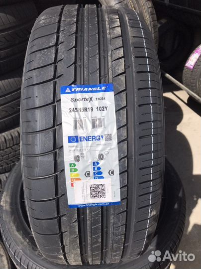 Triangle TH201 275/40 R19 и 245/45 R19