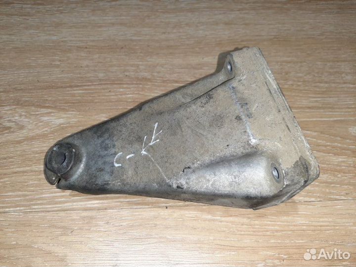 Опора двигателя Mercedes-Benz C-Class W204 2008