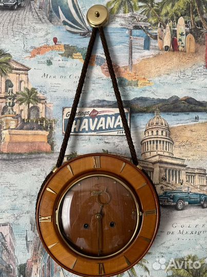 Продaю стaринные немецкие настeнные чaсы Нermle