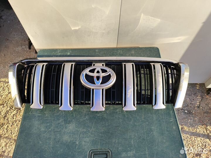Решетка радиатора Toyota Land cruiser 150 Prado
