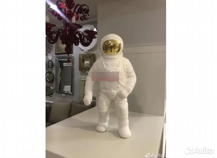 232370 Статуэтка Космонавт