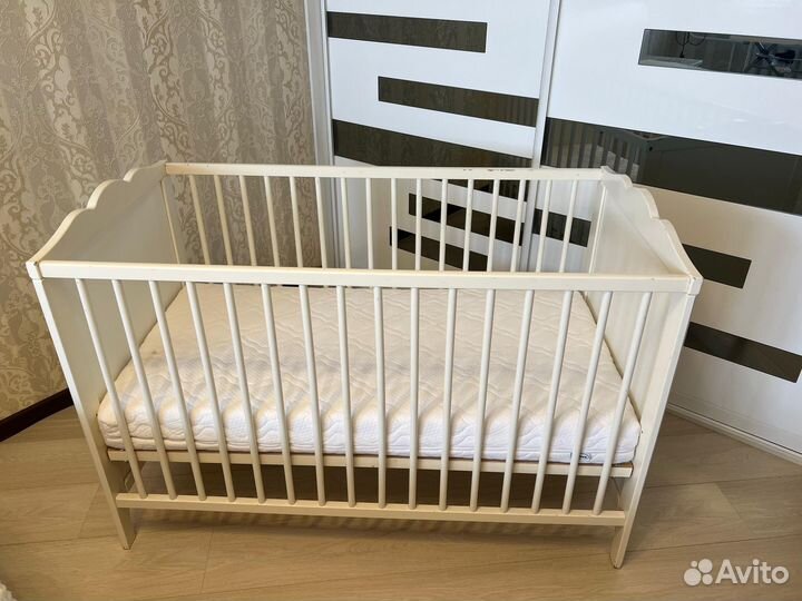 Детская кроватка
