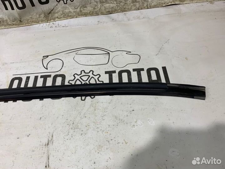 Уплотнительная резинка крыши левая Renault Logan 2