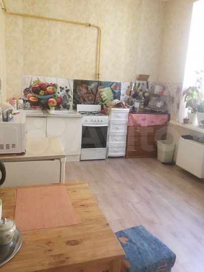 Комната 11 м² в 8-к., 2/2 эт.