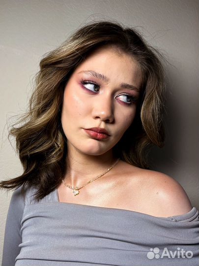 Модель на макияжбровискайсы