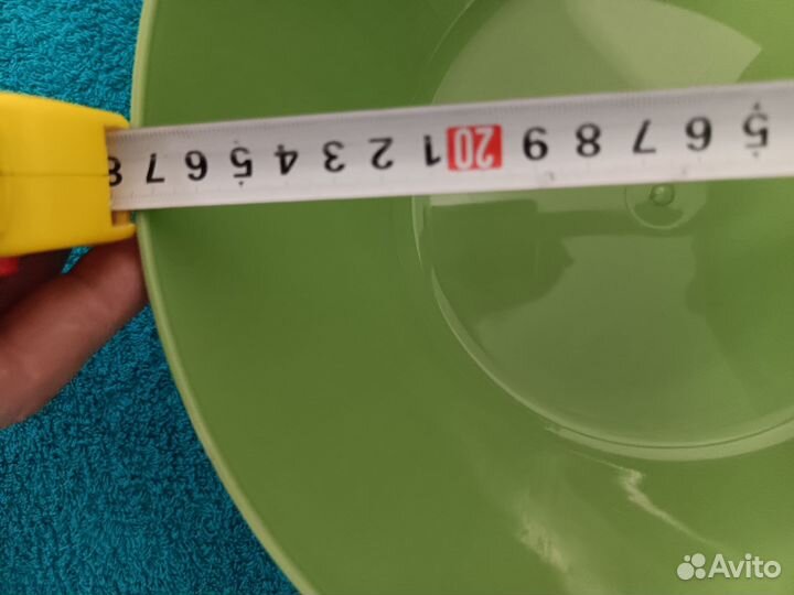 Салатник с крышкой