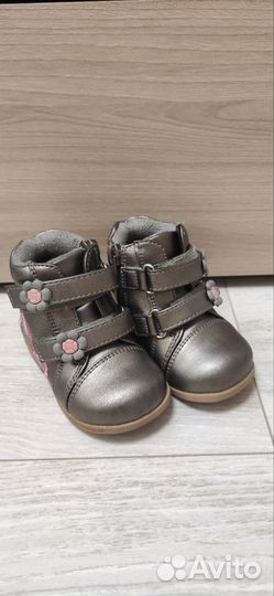 Осенняя и зимняя обувь для девочки