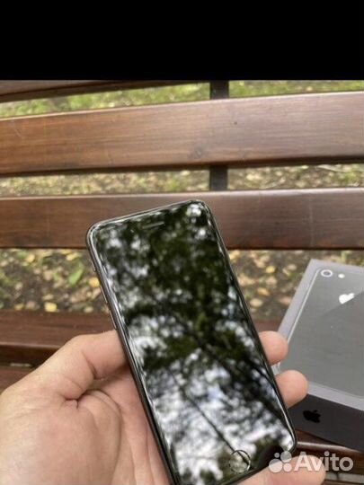 iPhone 8, 64 ГБ