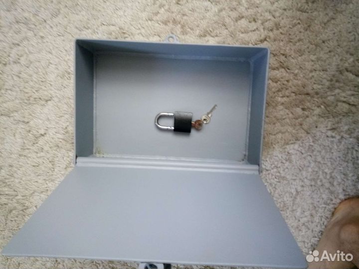 Сейф металлический