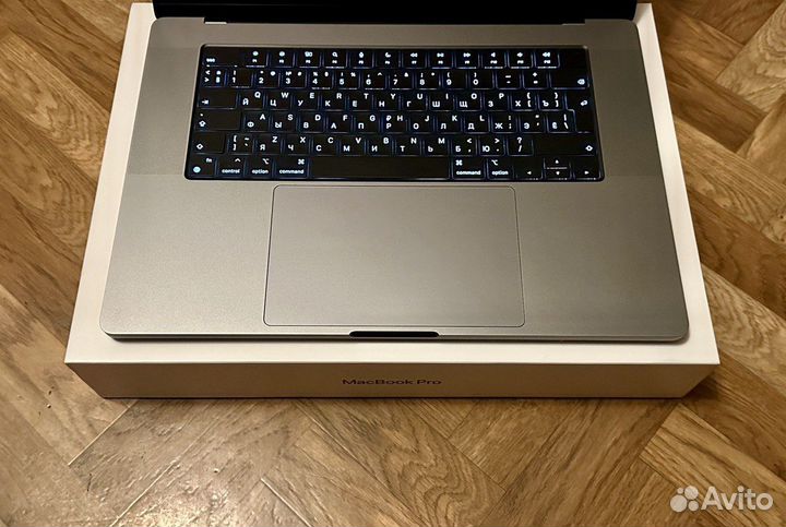 MacBook Pro M1 16