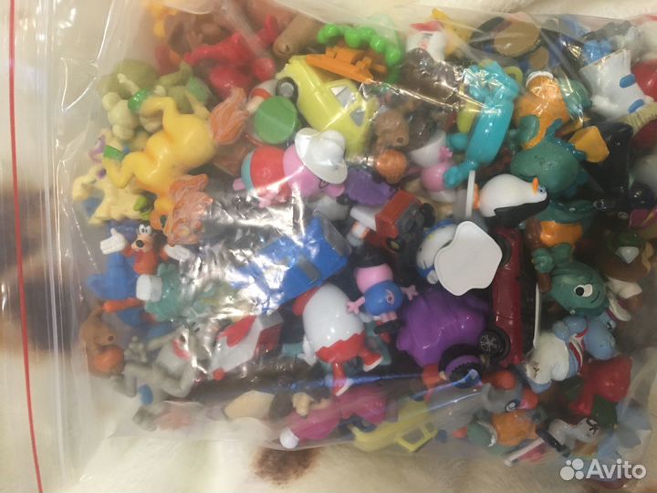 Игрушки из киндера и Chupa Chups