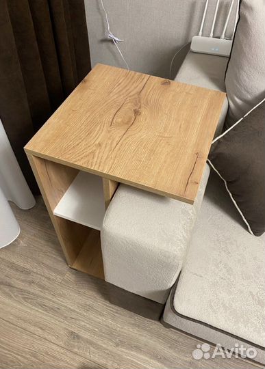 Приставной столик