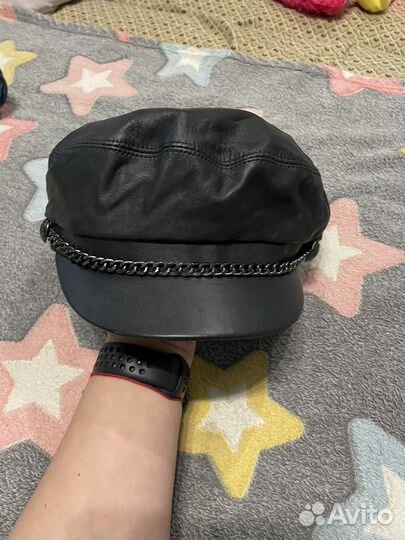 Кепка кожаная женская