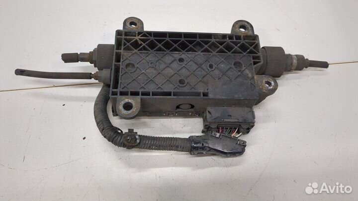 Электропривод ручного тормоза Toyota Avensis 3, 2011