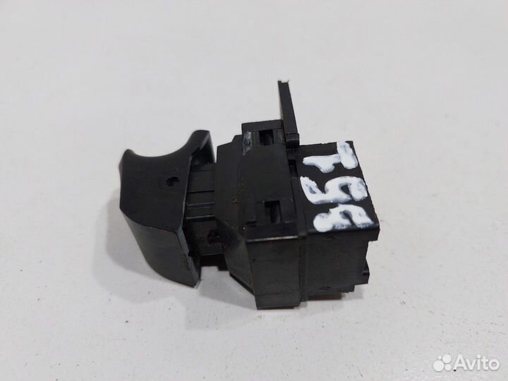Кнопка стеклоподъемника задняя левая