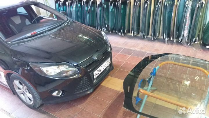 Лобовое стекло Форд Фокус