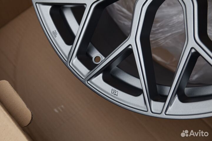 Диски Vossen HF2 R20 5x114,3 Графит