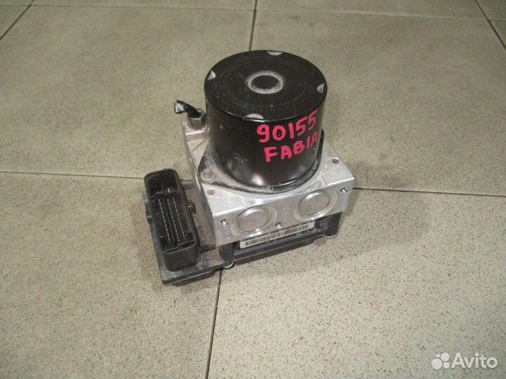 Блок ABS (насос) Skoda Fabia 2 (5J)