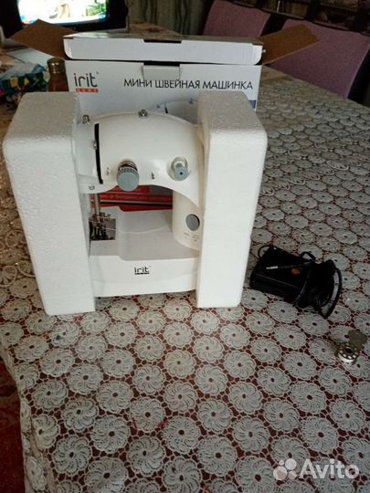 Мини швейная машинка