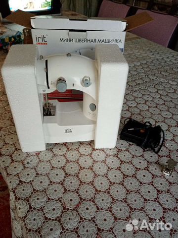 Мини швейная машинка