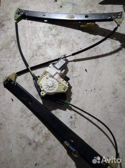 Стеклоподъемник передний правый Audi A4 B7 2008