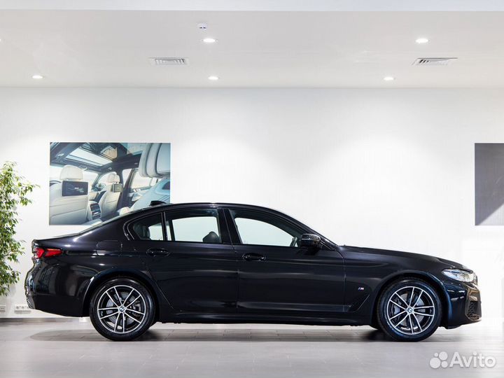 BMW 5 серия 3.0 AT, 2022, 13 042 км