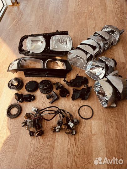 Фары в разборе Skyline R34