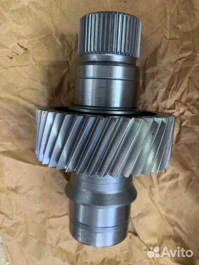 473324G301 Вал раздаточной коробки