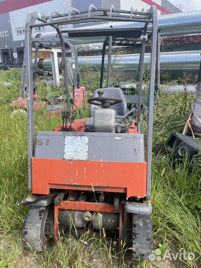 Погрузчик электрический на запчасти BT Toyota