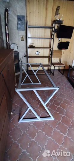 Подстолье