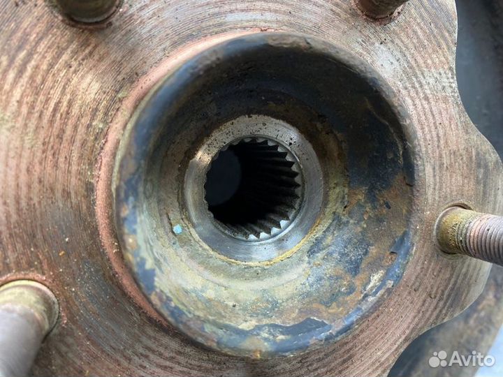 Ступица задняя правая Nissan Qashqai J10 2.0