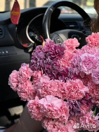 Букет с доставкой из розовых гвоздик