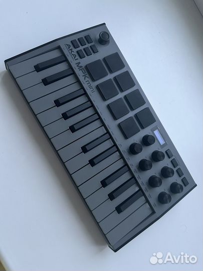Midi клавиатура Akai mpk mini mk3
