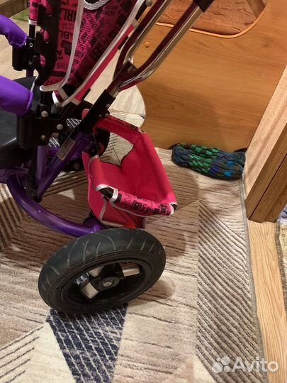 Детский велосипед с ручкой