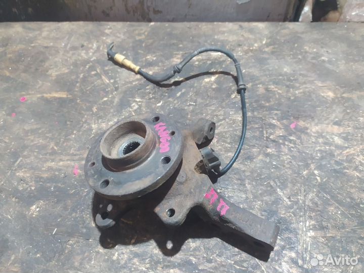 Кулак передний левый Renault Kangoo I (1997—2003) 1, I