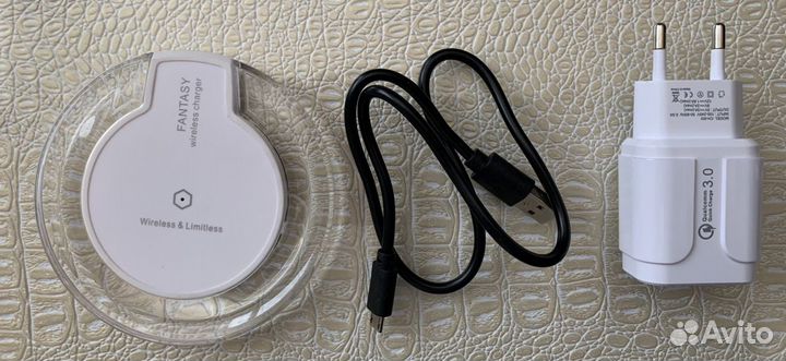 Беспроводное зарядное устройство Qi 10 вт, белое