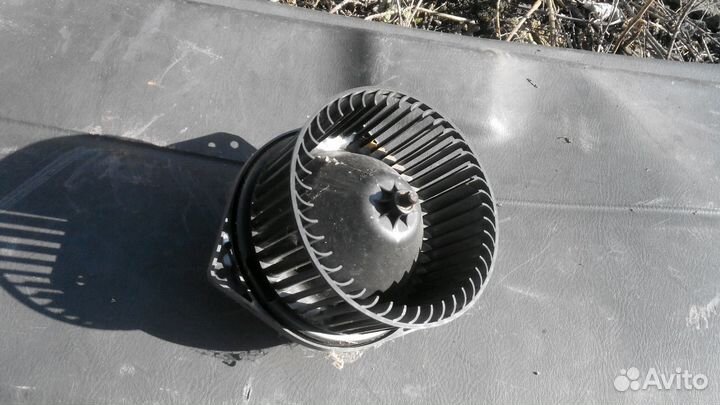 Моторчик печки Опель агила