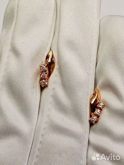 Серьги с синтетическим камнем Золото