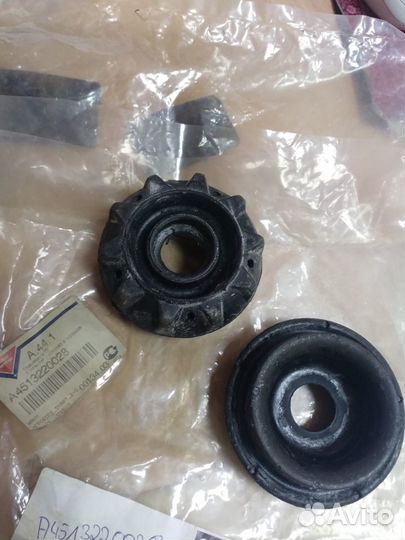 Опора переднего амортизатора Mercedes W450/W451