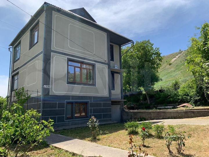 Дом 225 м² на участке 11 сот.