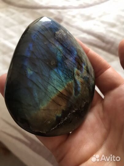 Камень Лабрадор