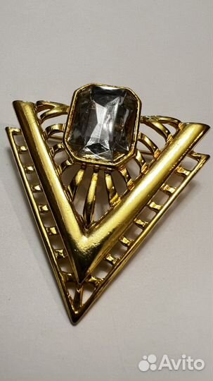 Стильная брошь в стиле арт деко с кристаллом США
