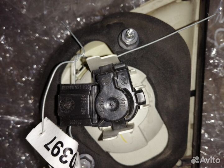 Фонарь крышки багажника левый Volkswagen Jetta 5