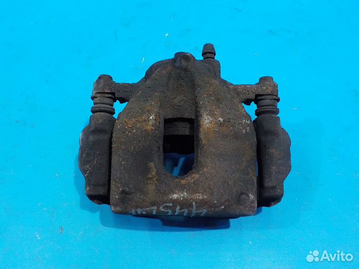 Тормозной суппорт передний левый toyota Auris (E15