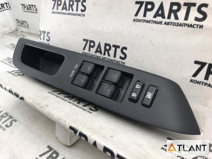 Блок упр. стеклоподьемниками передний правый toyot