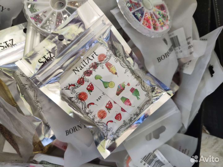 Наклейки, стразы, втирки